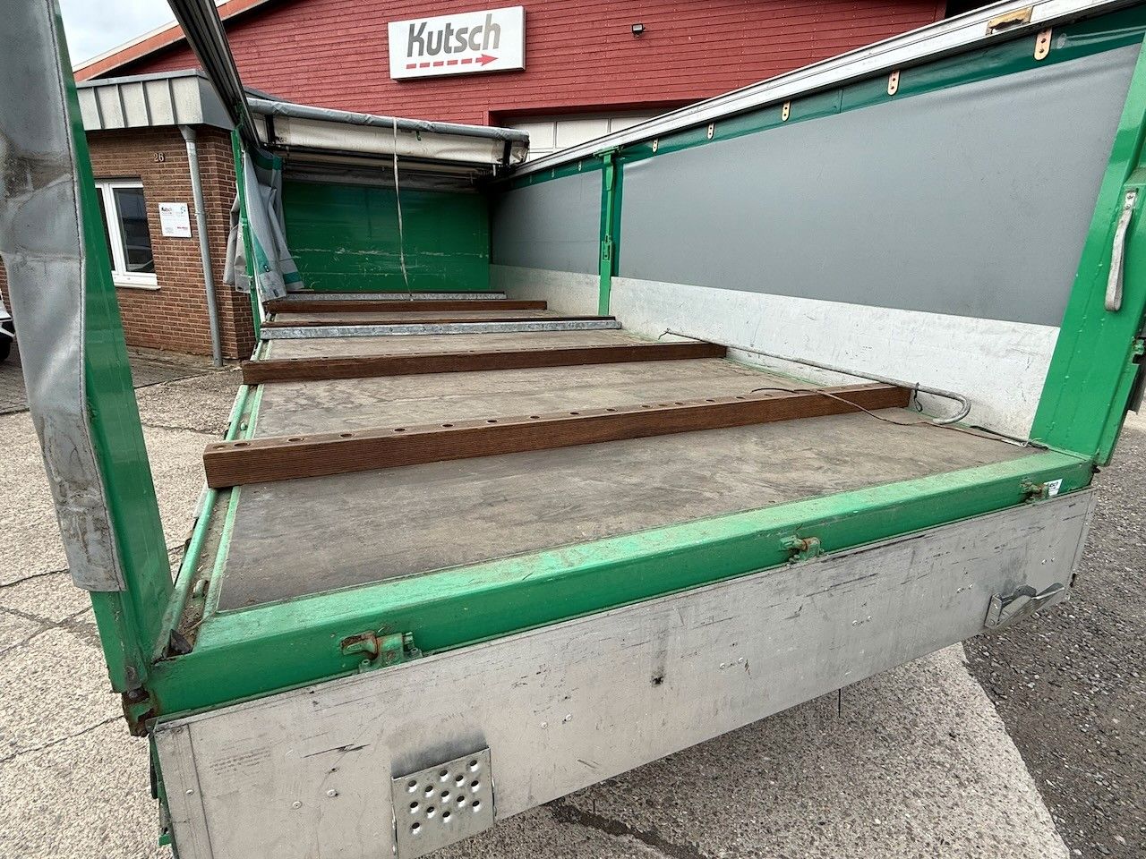 Fahrzeugabbildung Ackermann 1achs Pritsche - Edscha, Schiebeplane