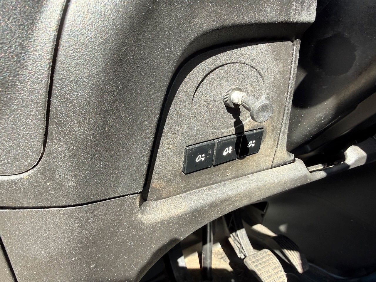 Fahrzeugabbildung Iveco 70C17 Abschleppwagen, 7 Sitze