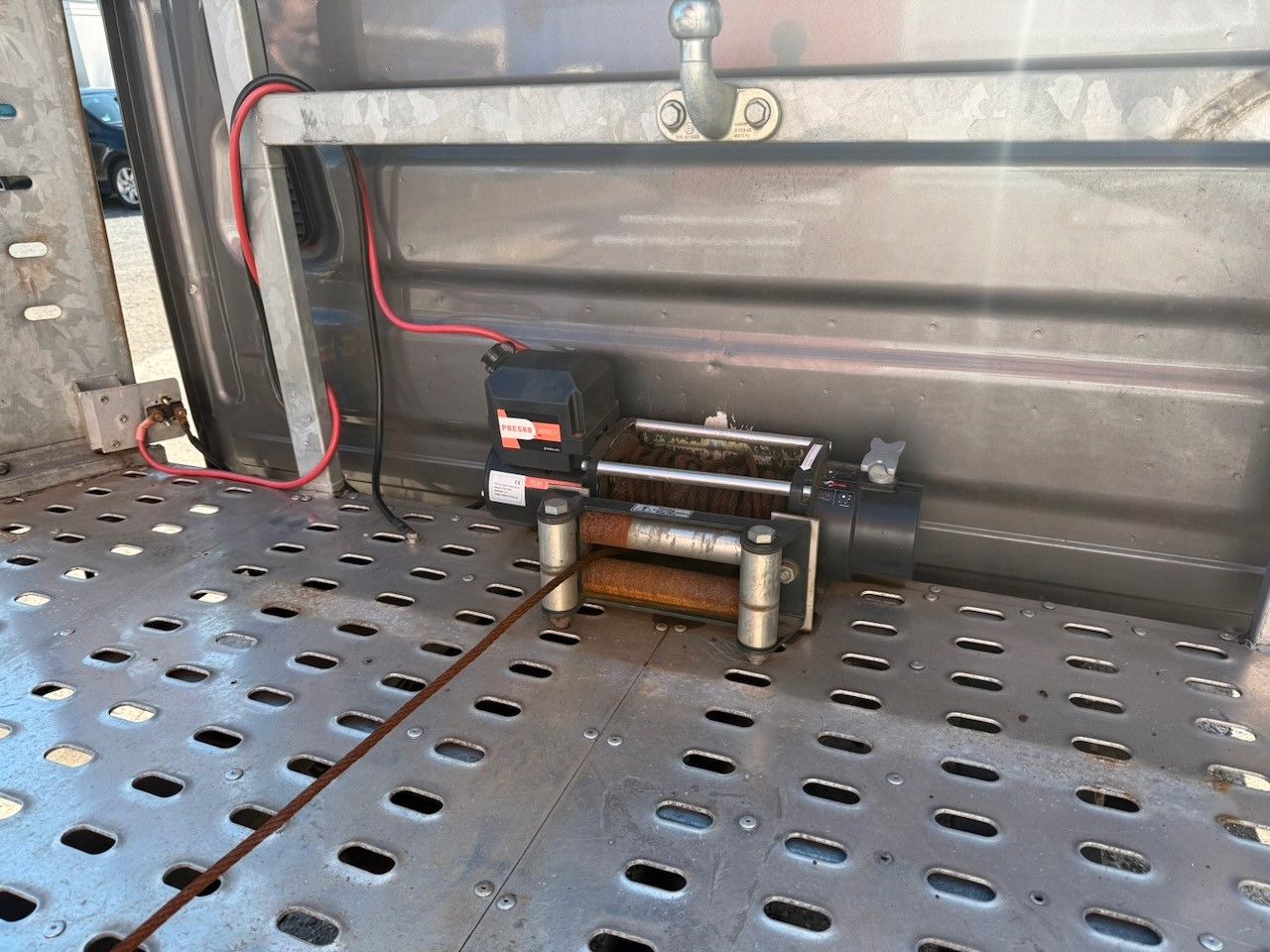 Fahrzeugabbildung Iveco 70C17 Abschleppwagen, 7 Sitze