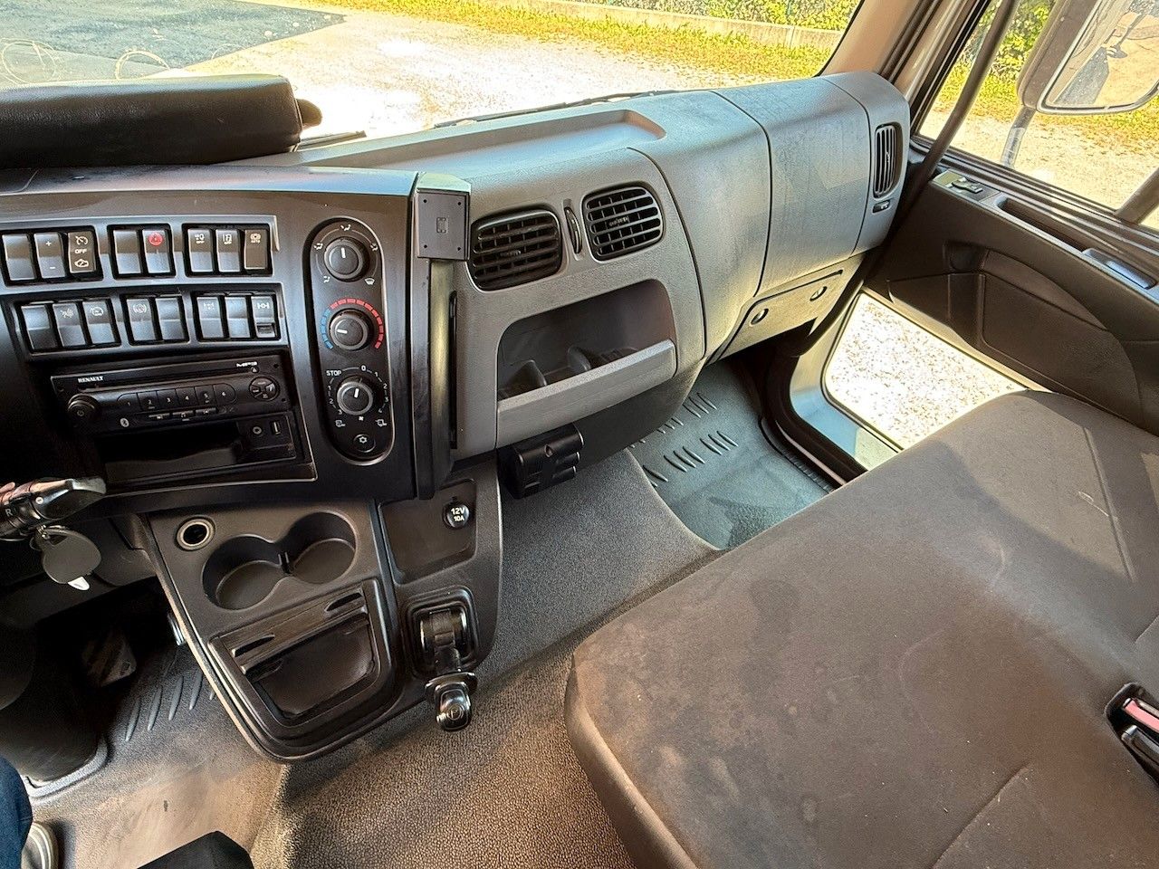 Fahrzeugabbildung Renault Midlum D12-240 Pritsche/Lbw., Protect