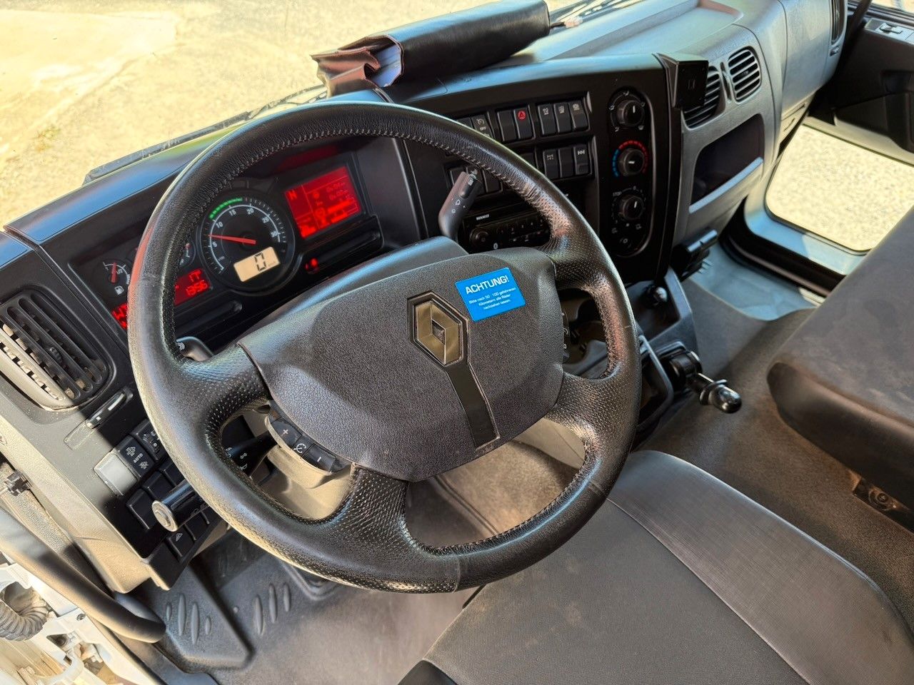 Fahrzeugabbildung Renault Midlum D12-240 Pritsche/Lbw., Protect