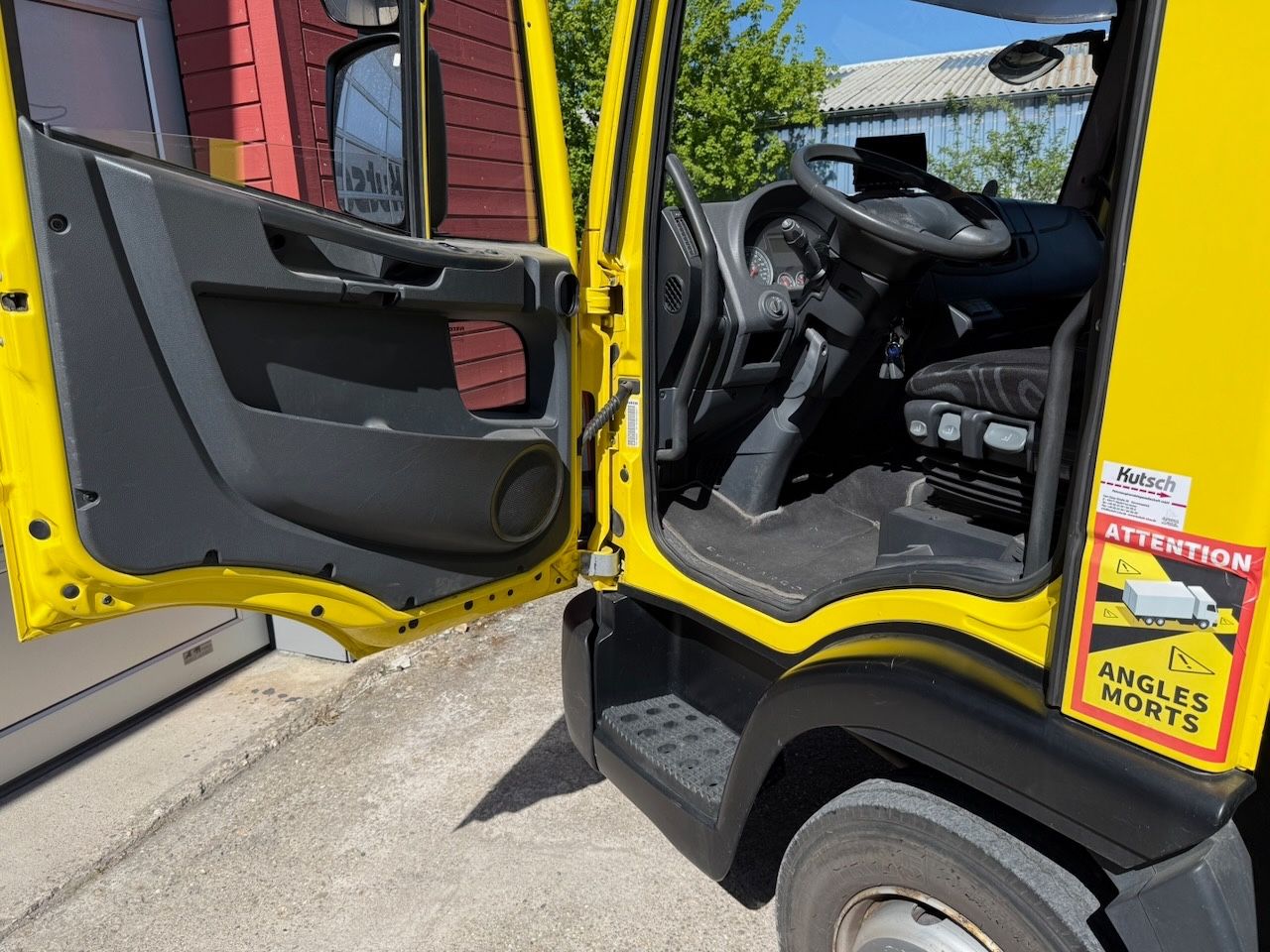 Fahrzeugabbildung Iveco 80e22 Möbel Kofferwagen/Lbw., Klima, luft