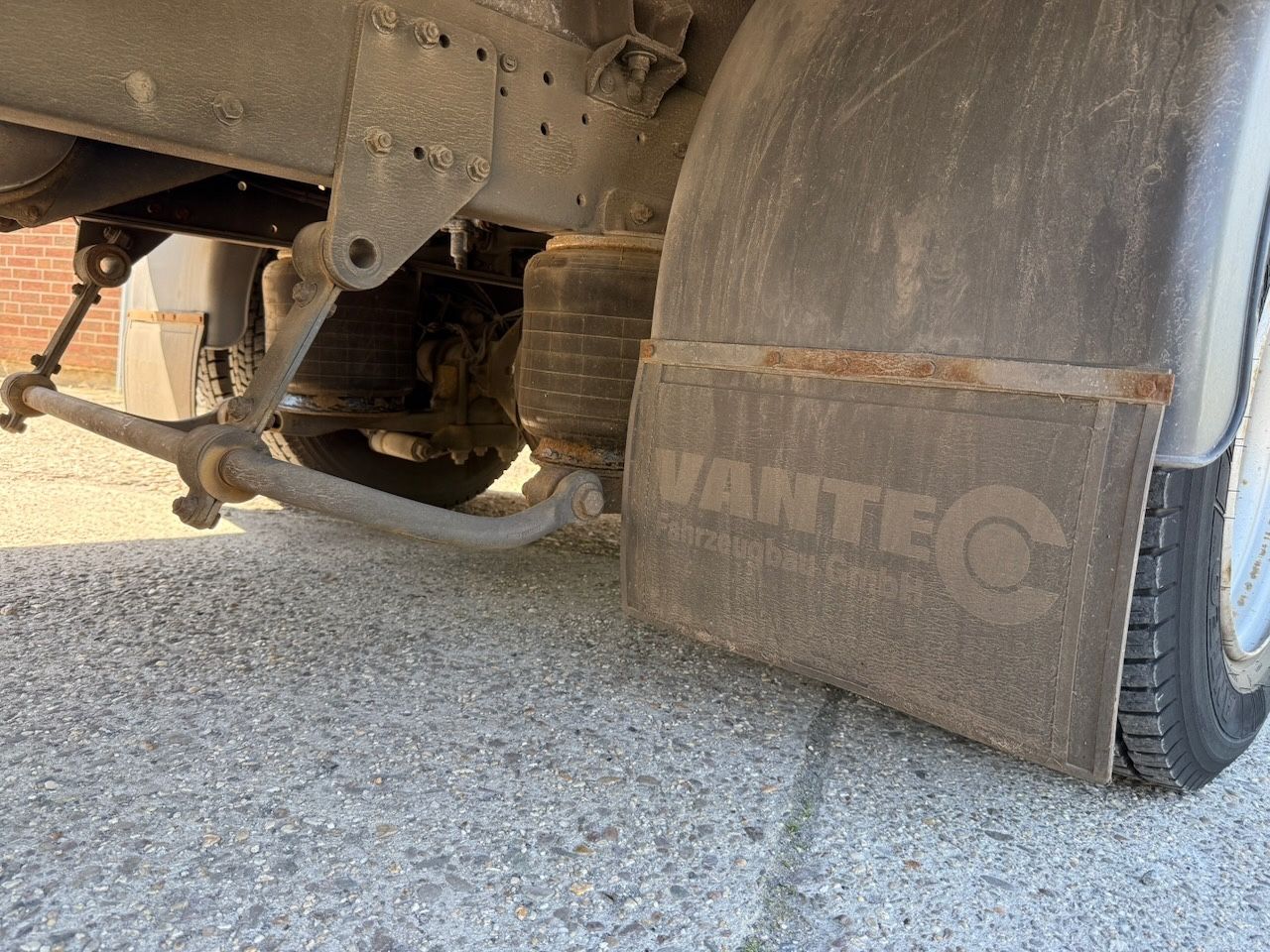 Fahrzeugabbildung Iveco 80e22 Möbel Kofferwagen/Lbw., Klima, luft