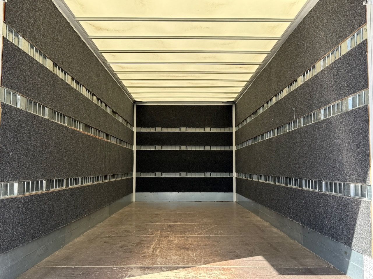 Fahrzeugabbildung Iveco 80e22 Möbel Kofferwagen/Lbw., Klima, luft