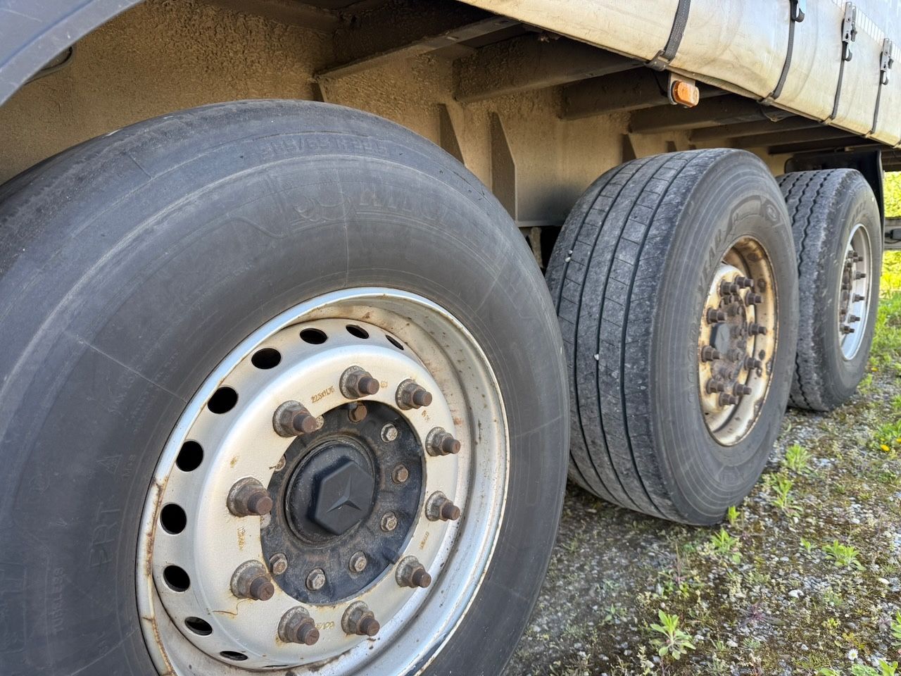 Fahrzeugabbildung Andere GLORIA Tautliner, Edscha für Stahltransport