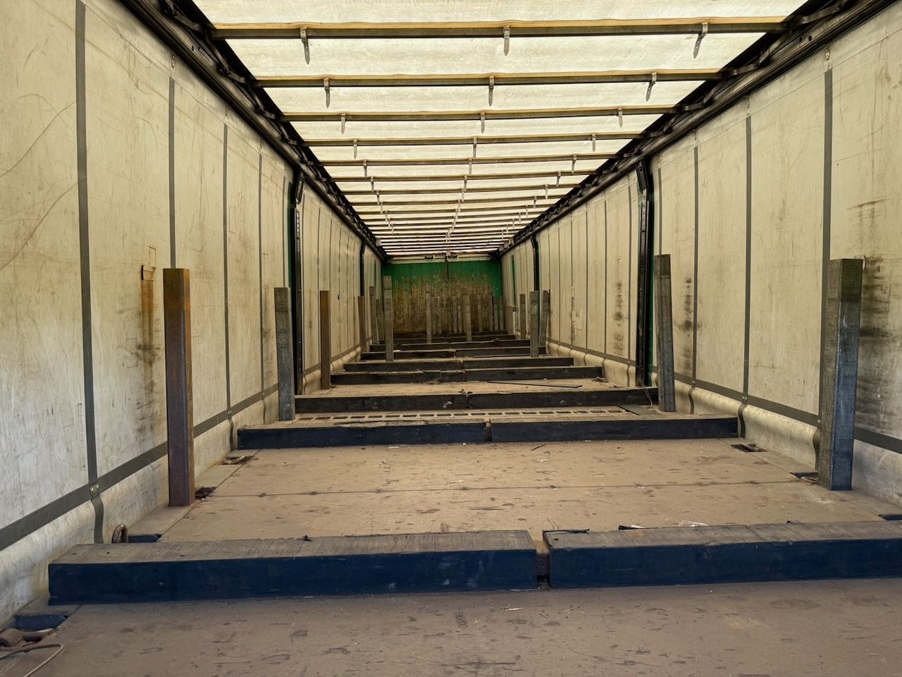 Fahrzeugabbildung Andere GLORIA Tautliner, Edscha für Stahltransport