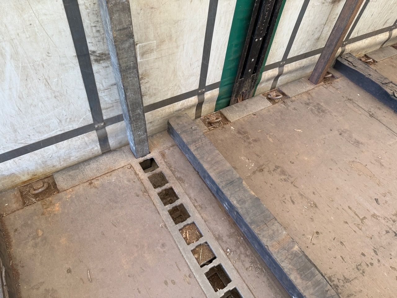 Fahrzeugabbildung Andere GLORIA Tautliner, Edscha für Stahltransport