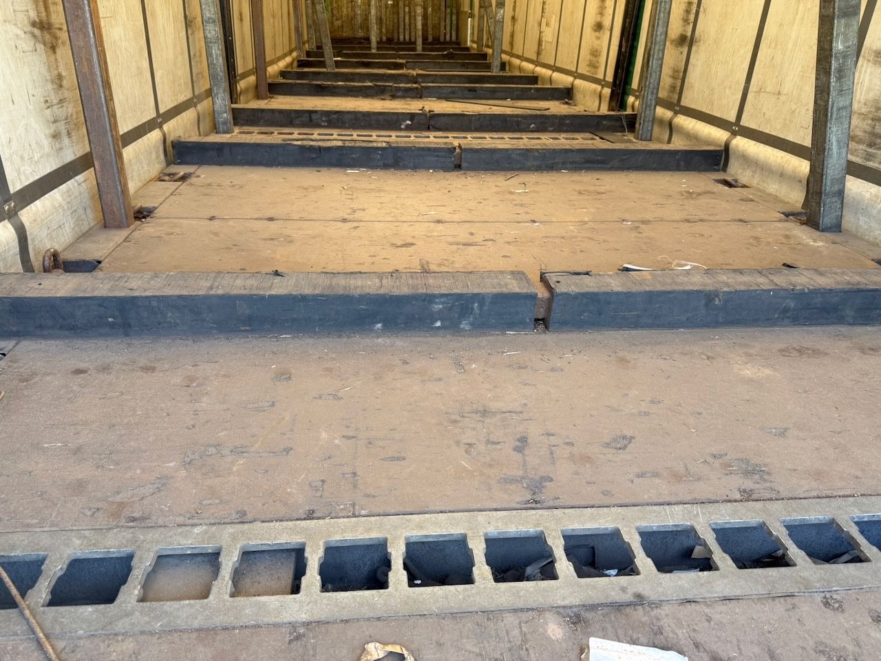 Fahrzeugabbildung Andere GLORIA Tautliner, Edscha für Stahltransport