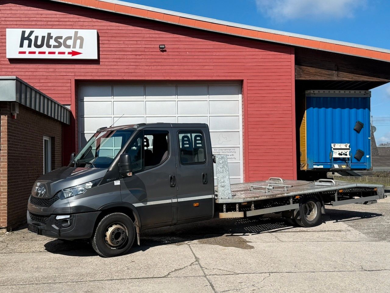 Iveco 70C17 Abschleppwagen, 7 Sitze