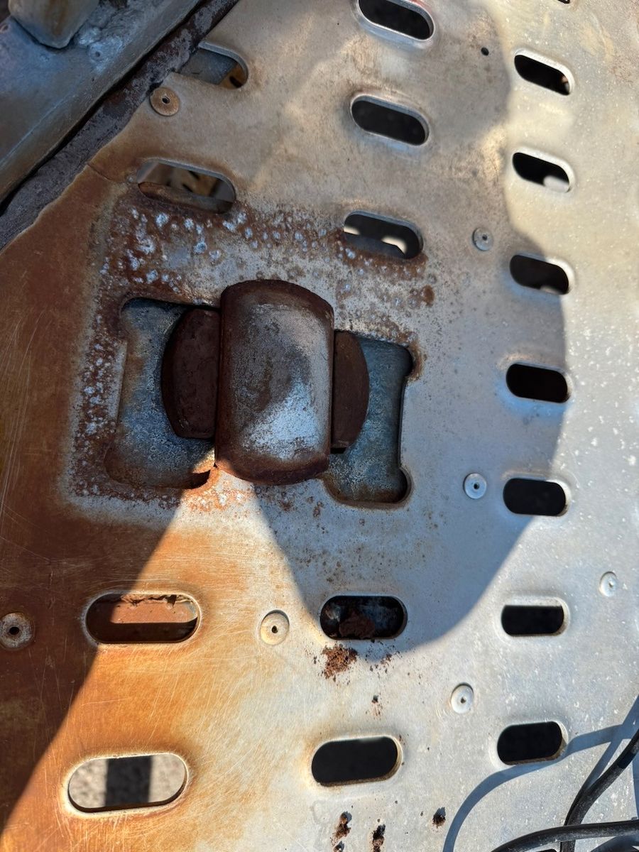 Fahrzeugabbildung Iveco 70C17 Abschleppwagen, 7 Sitze