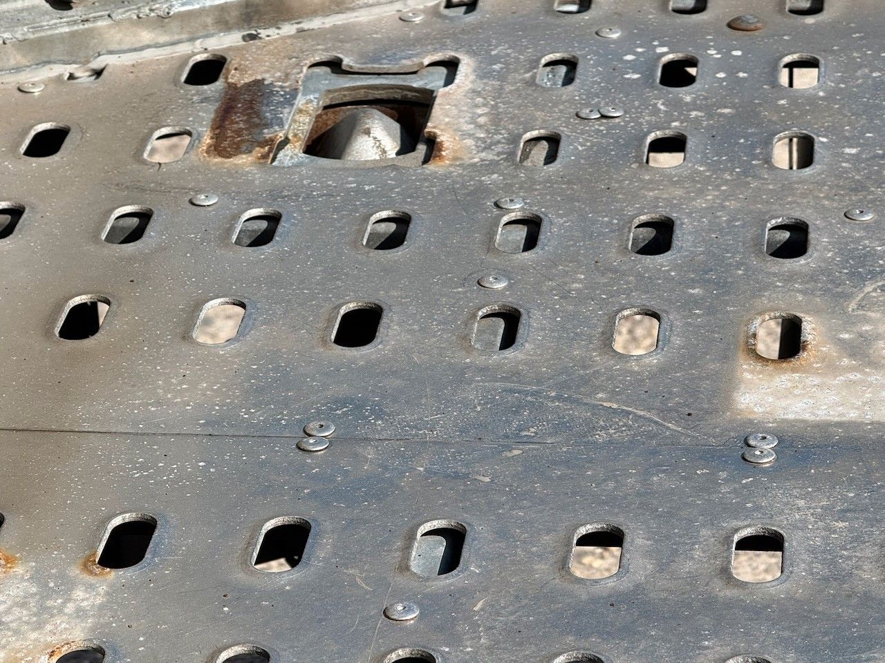 Fahrzeugabbildung Iveco 70C17 Abschleppwagen, 7 Sitze