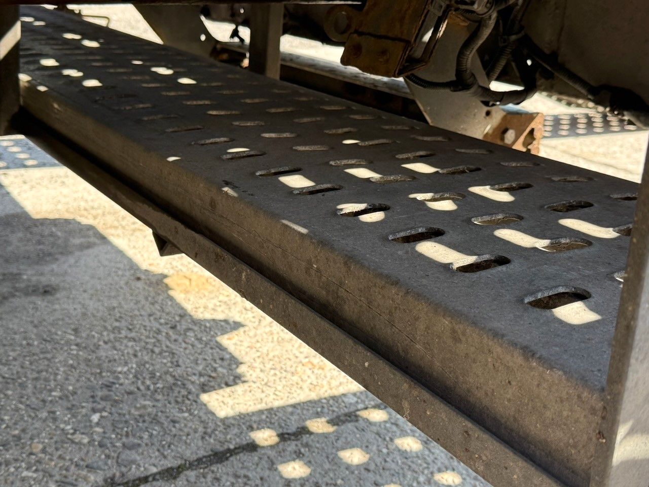 Fahrzeugabbildung Iveco 70C17 Abschleppwagen, 7 Sitze