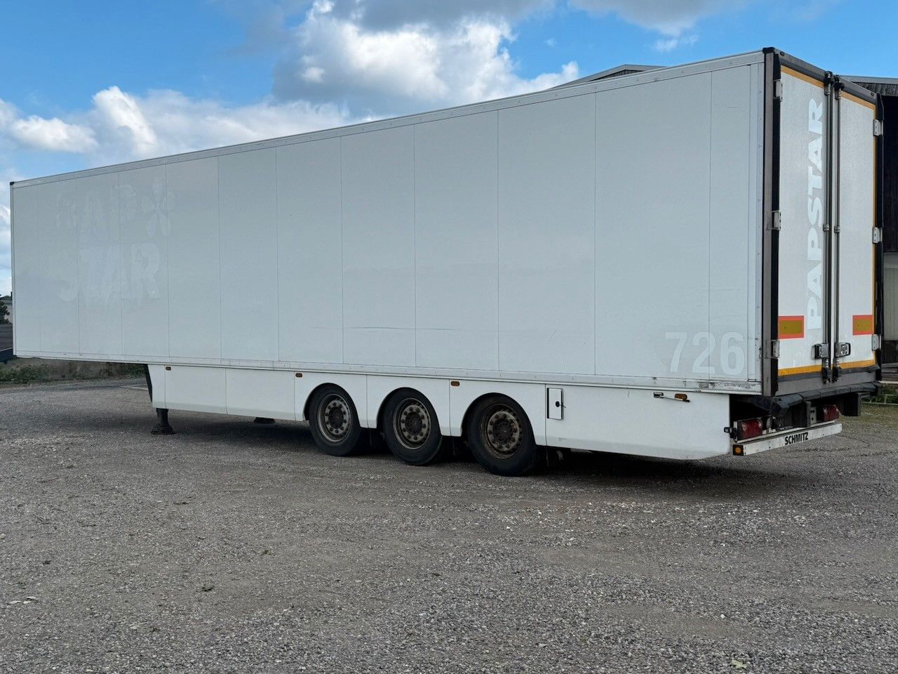Fahrzeugabbildung Schmitz Cargobull SKO24 Doppelstock mit Balken isoliert