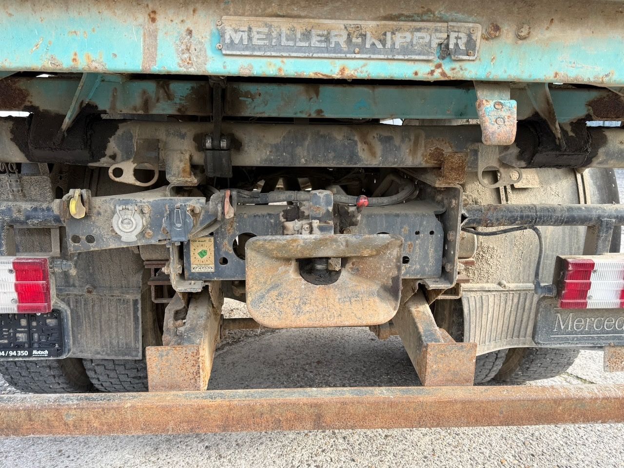 Fahrzeugabbildung Mercedes-Benz 1823K 3-Seiten Kipper, PMK 2 grüne Plakette