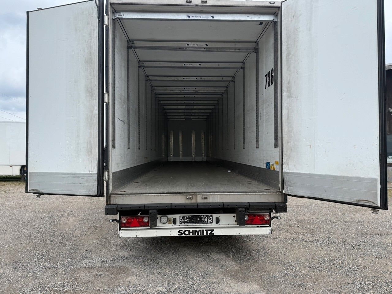 Fahrzeugabbildung Schmitz Cargobull SKO24 Doppelstock mit Balken isoliert