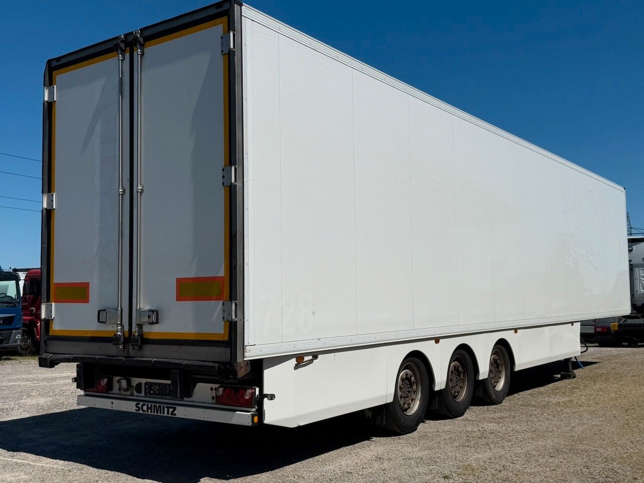 Fahrzeugabbildung Schmitz Cargobull SKO24 /L-13.4 FP 45 COOL - Kofferauflieger