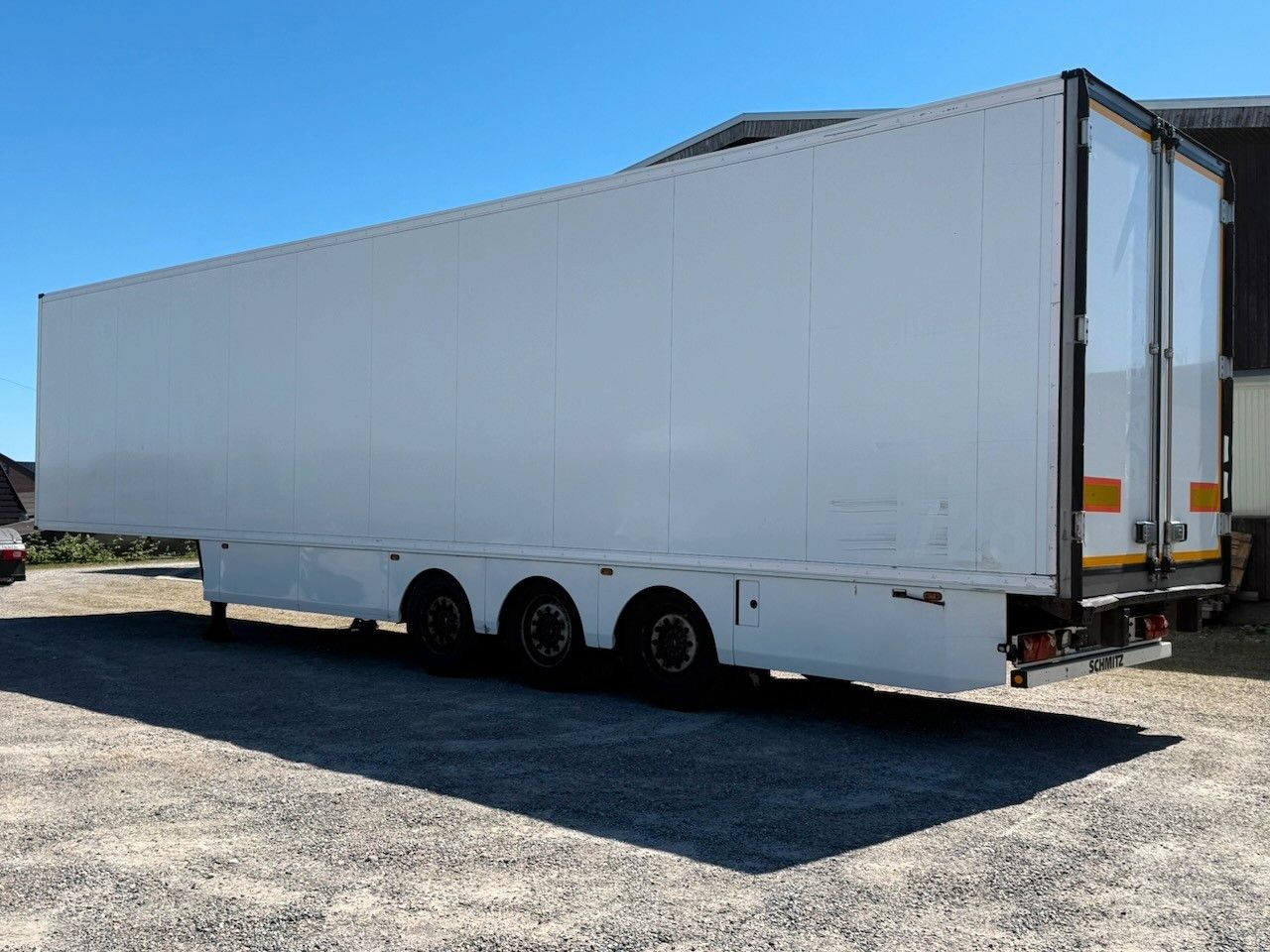 Fahrzeugabbildung Schmitz Cargobull SKO24 /L-13.4 FP 45 COOL - Kofferauflieger