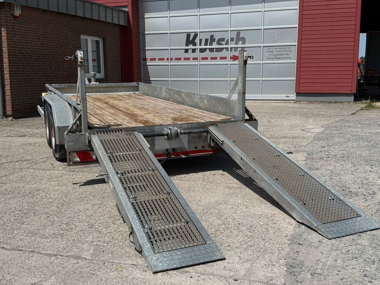 Fahrzeugabbildung Humbaur HS105020 Tieflader 10t mit Rampen