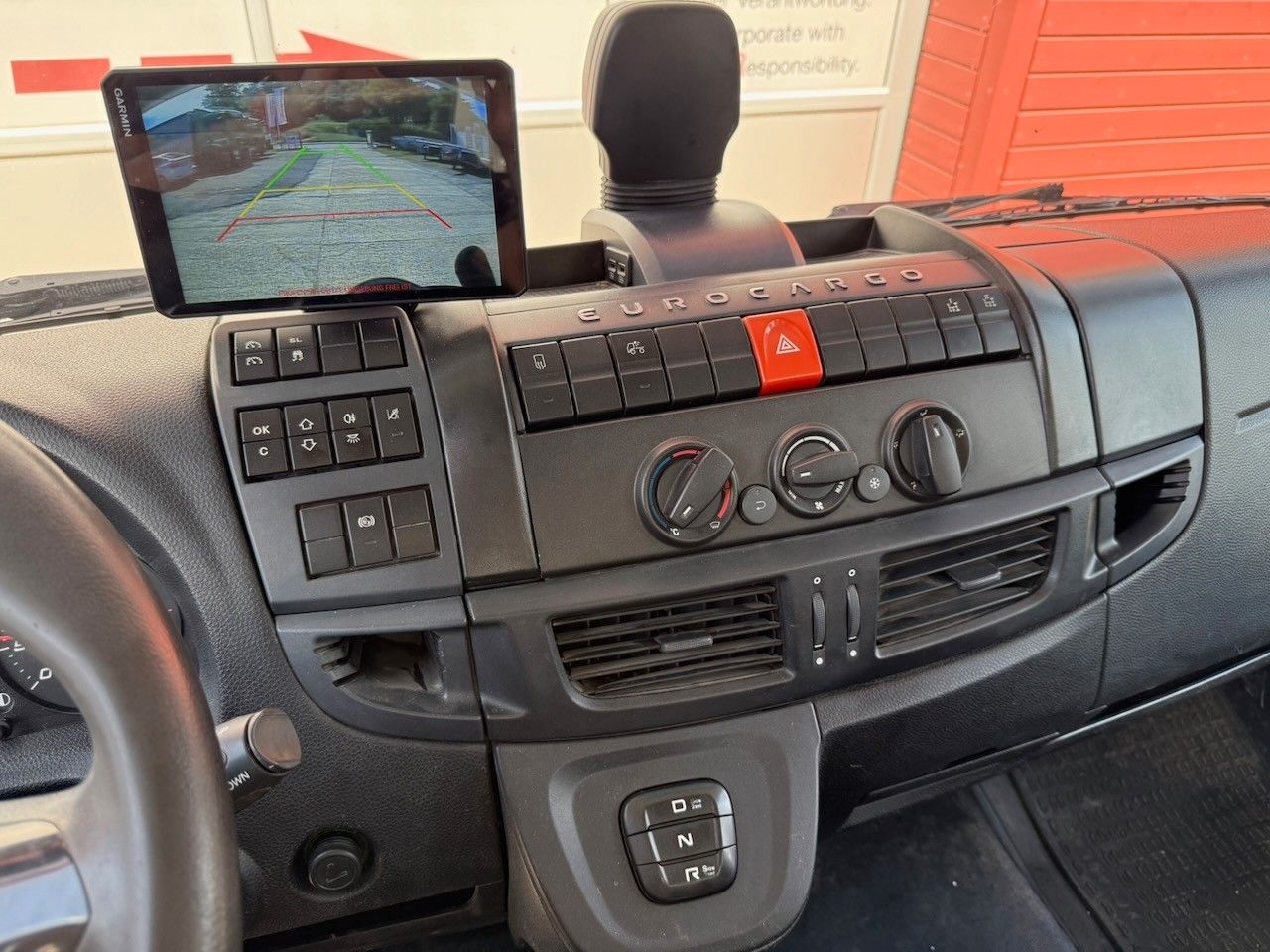 Fahrzeugabbildung Iveco 140E 280 K Kipper 3 Seiten, AHK mit Hydr.