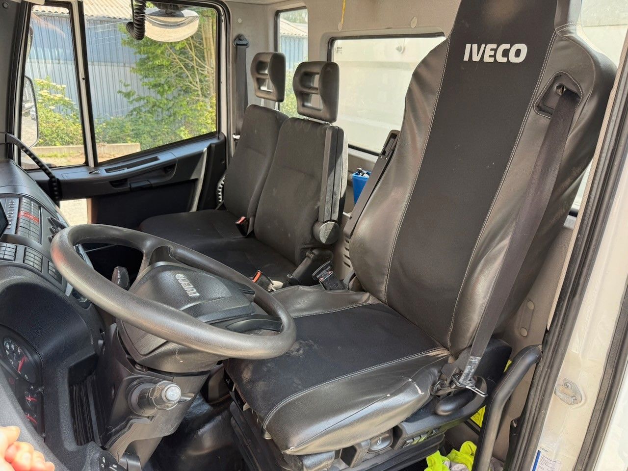 Fahrzeugabbildung Iveco 140E 280 K Kipper 3 Seiten, AHK mit Hydr.