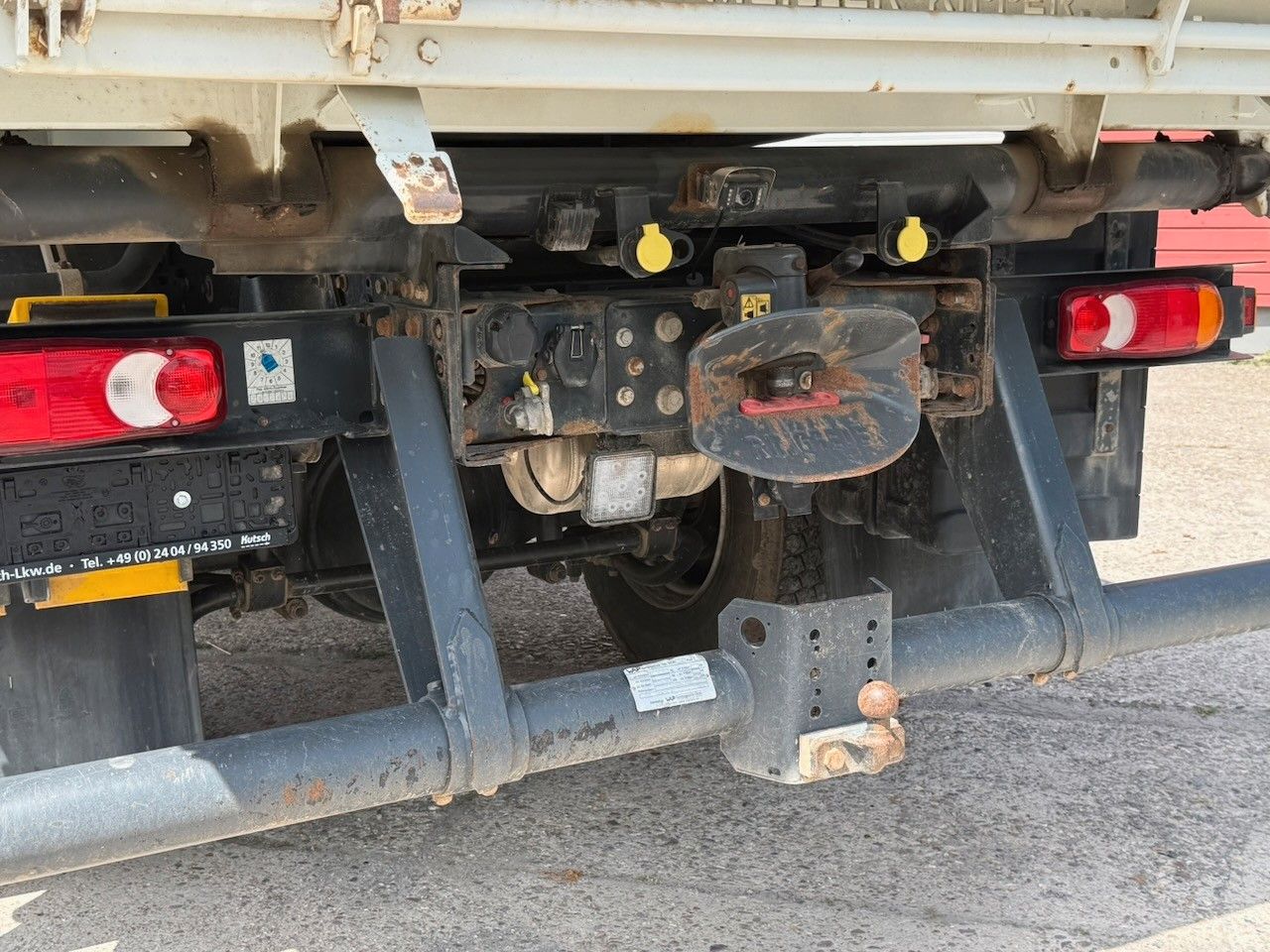 Fahrzeugabbildung Iveco 140E 280 K Kipper 3 Seiten, AHK mit Hydr.
