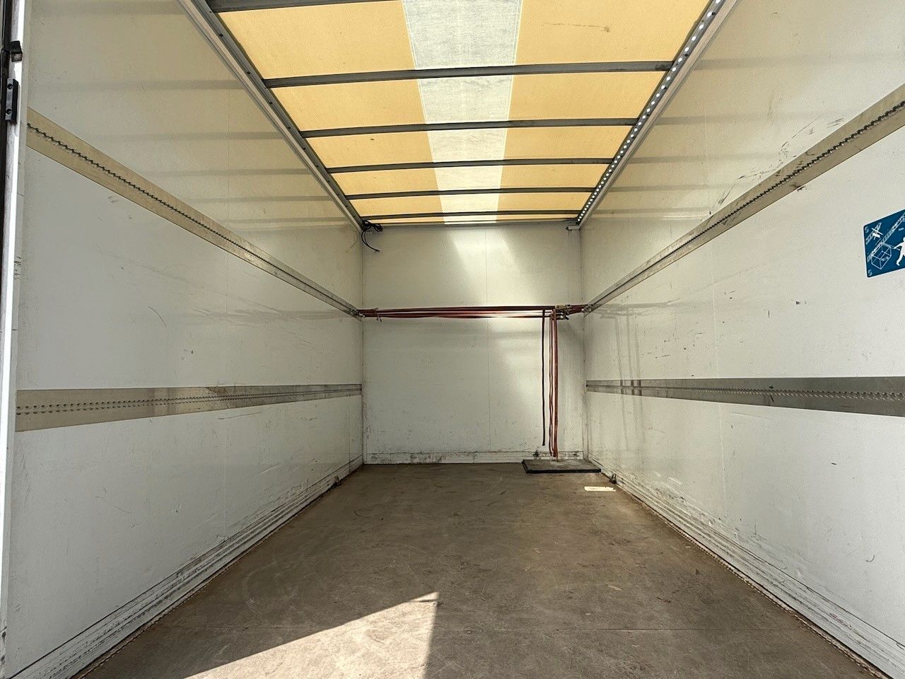 Fahrzeugabbildung Iveco Daily 35S180 Koffer/Lbw. Individuell