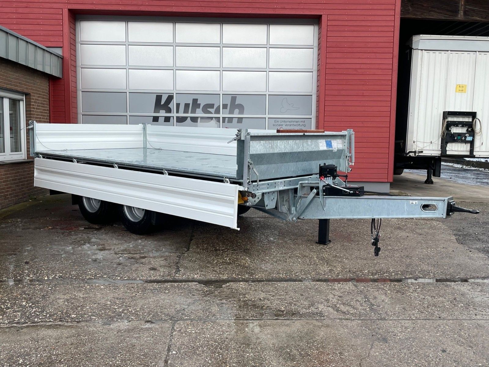 Fahrzeugabbildung Müller-Mitteltal KA-TA-R 11,9 Breitreifen, Alu-Rampen, LED