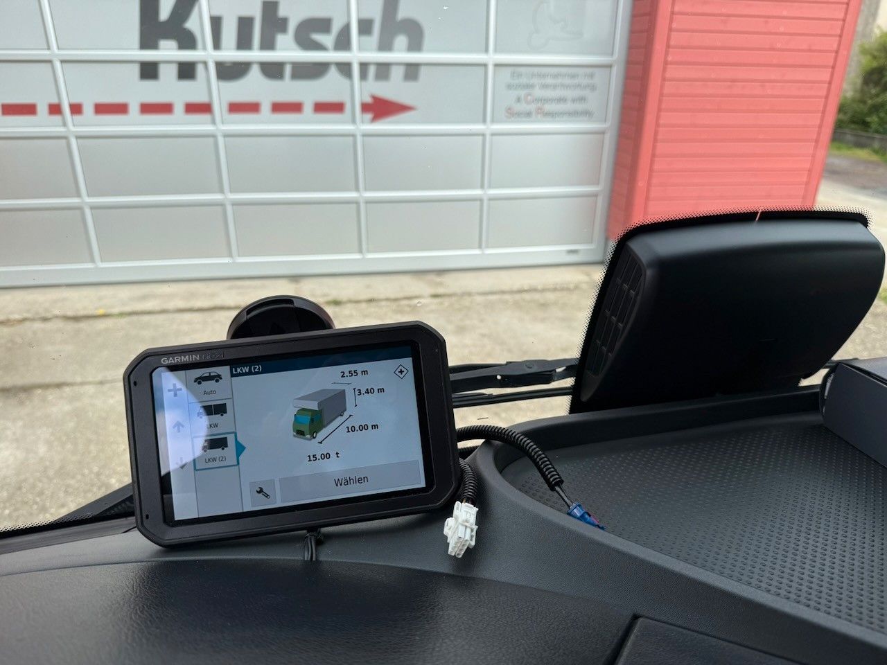 Fahrzeugabbildung Mercedes-Benz 1530L Atego Koffer/Lbw. 8,20m,