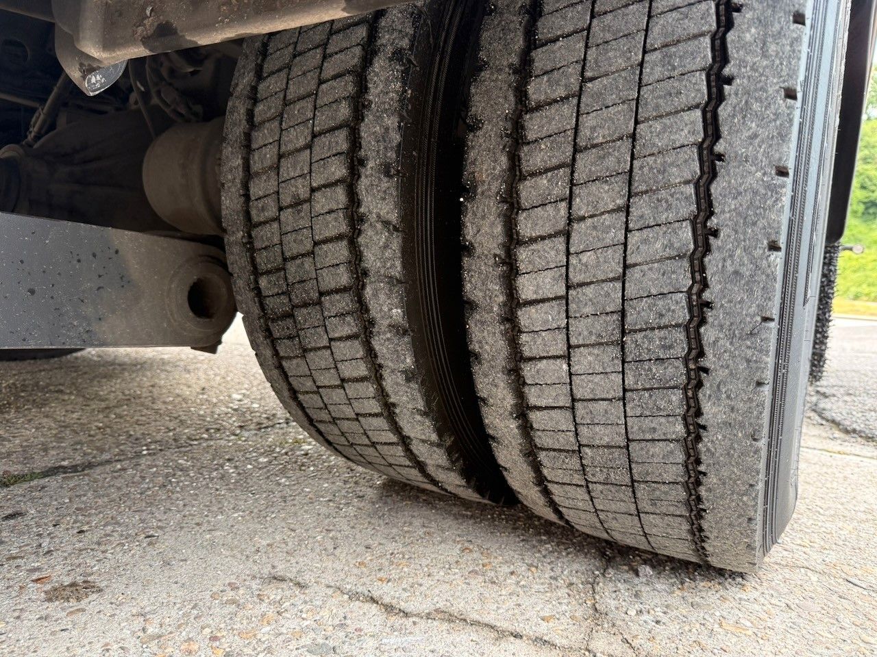 Fahrzeugabbildung Mercedes-Benz 1530L Atego Koffer/Lbw. 8,20m,