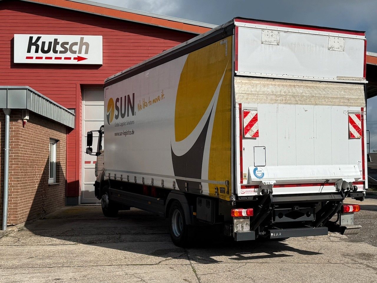 Fahrzeugabbildung Mercedes-Benz Atego 1624L Pritsche/Plane, Edscha,