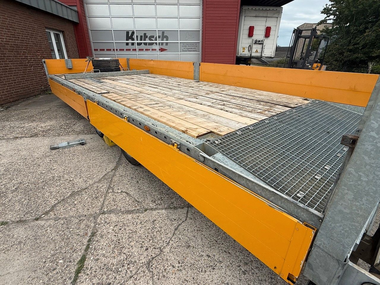 Fahrzeugabbildung Humbaur 14t luftgefedert, 7,20m, Schwenköse 40/50mm