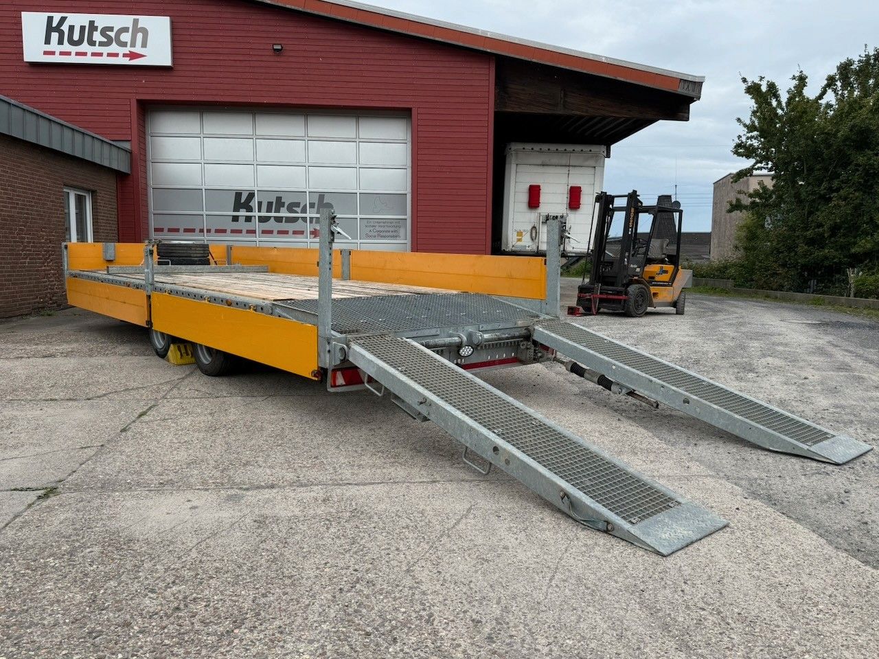 Fahrzeugabbildung Humbaur 14t luftgefedert, 7,20m, Schwenköse 40/50mm