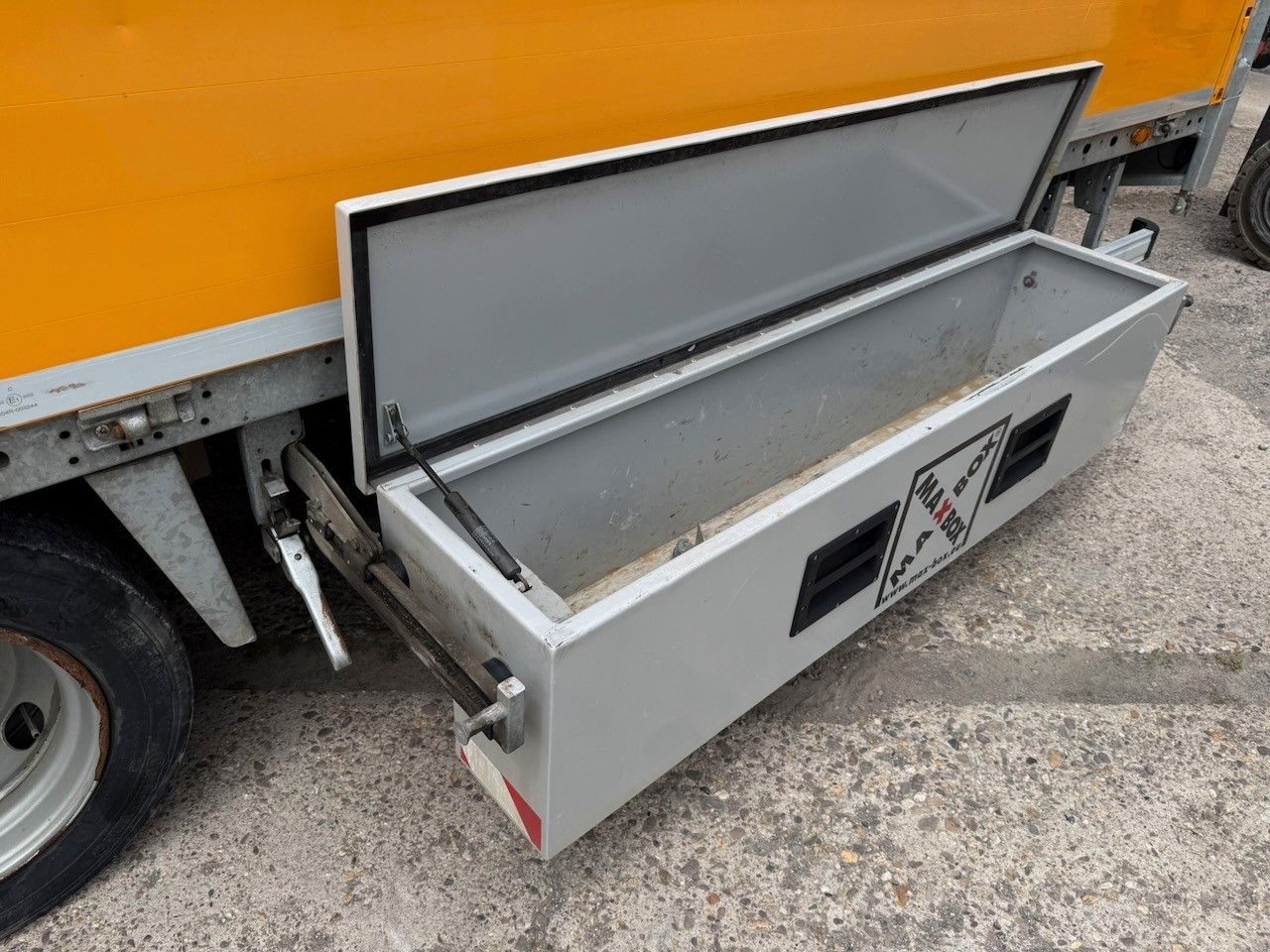 Fahrzeugabbildung Humbaur 14t luftgefedert, 7,20m, Schwenköse 40/50mm