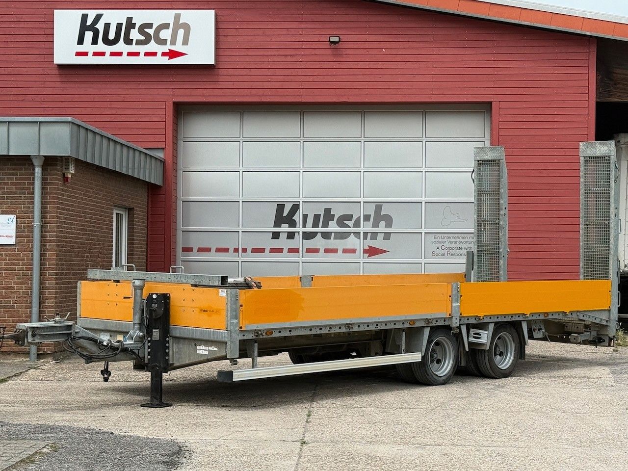 Fahrzeugabbildung Humbaur 14t luftgefedert, 7,20m, Schwenköse 40/50mm
