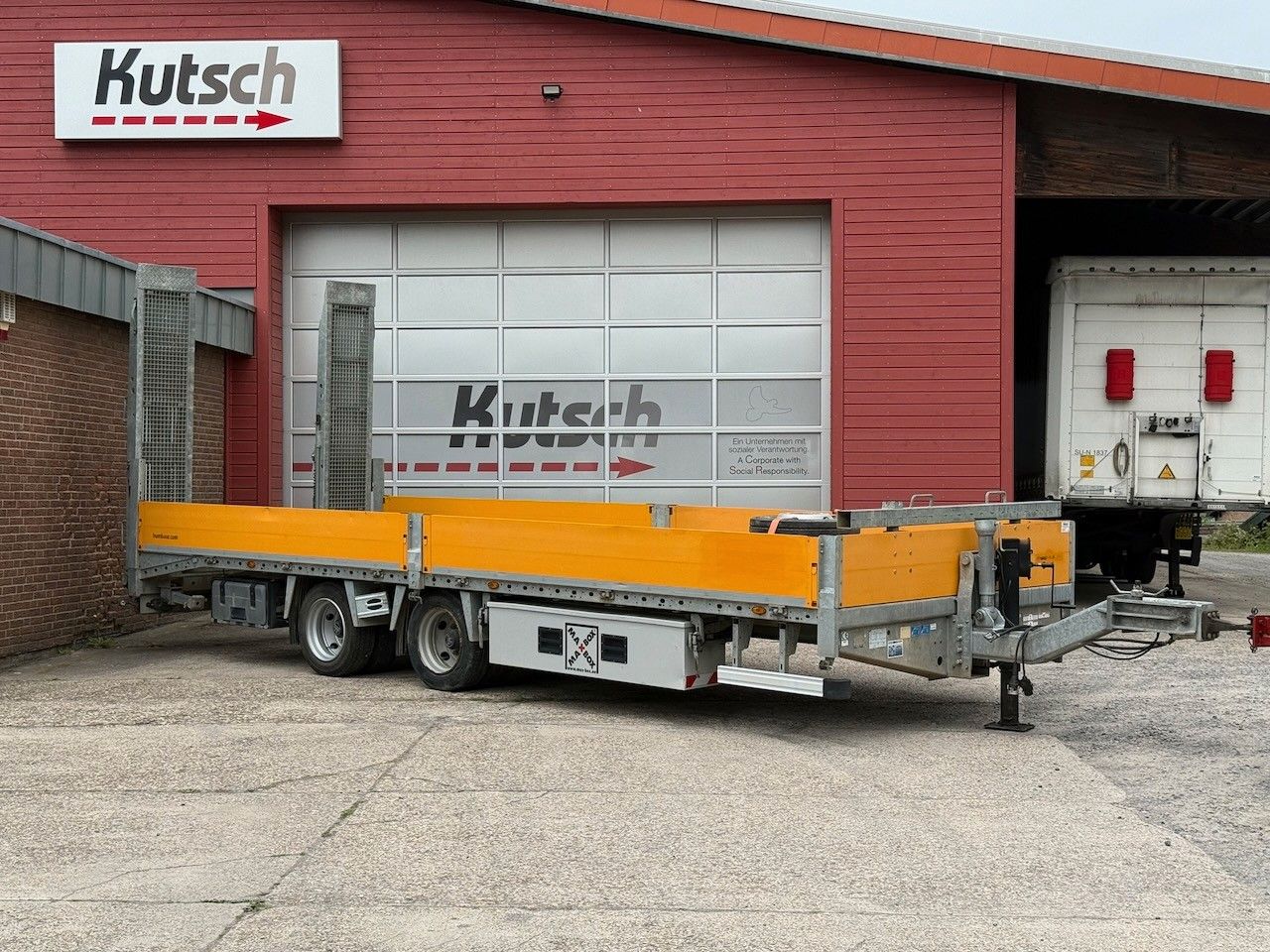 Fahrzeugabbildung Humbaur 14t luftgefedert, 7,20m, Schwenköse 40/50mm
