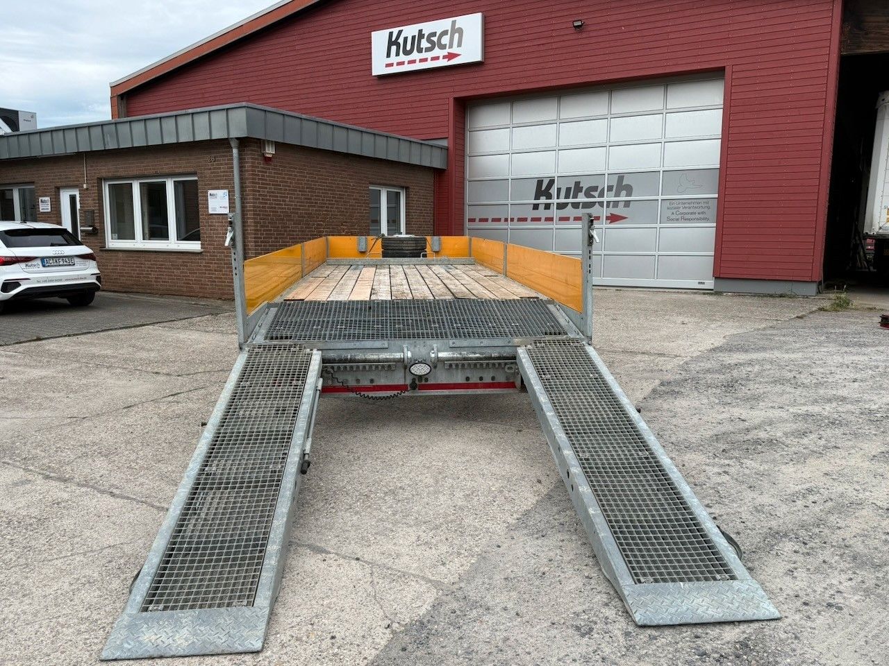 Fahrzeugabbildung Humbaur 14t luftgefedert, 7,20m, Schwenköse 40/50mm