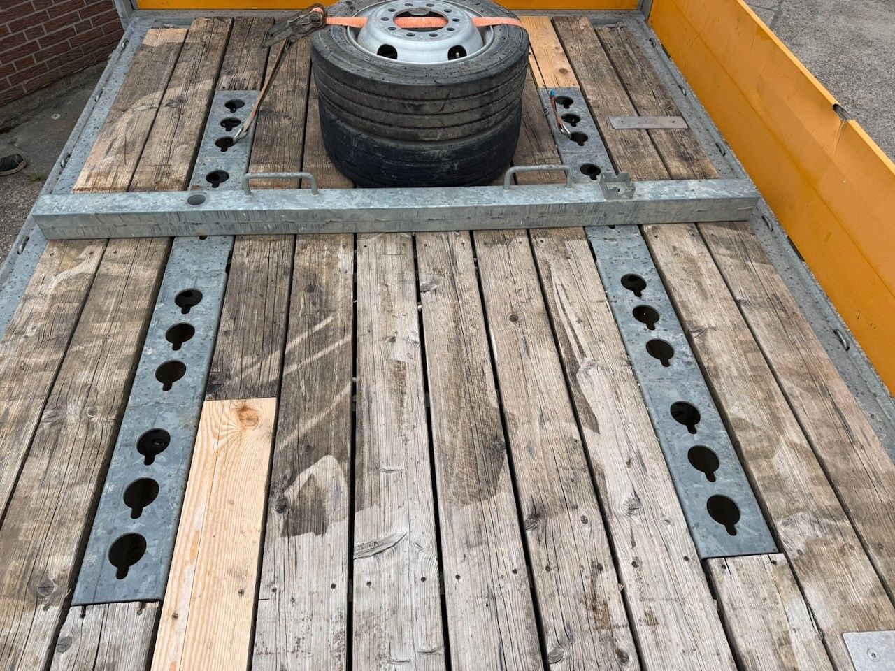 Fahrzeugabbildung Humbaur 14t luftgefedert, 7,20m, Schwenköse 40/50mm
