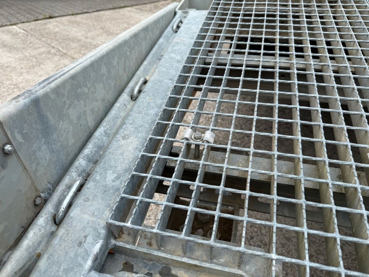 Fahrzeugabbildung Humbaur 14t luftgefedert, 7,20m, Schwenköse 40/50mm