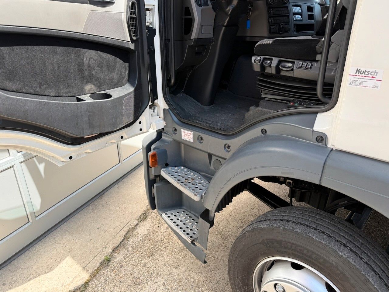 Fahrzeugabbildung MAN TGM 15.290 BL Koffer/Lbw. 8,20m