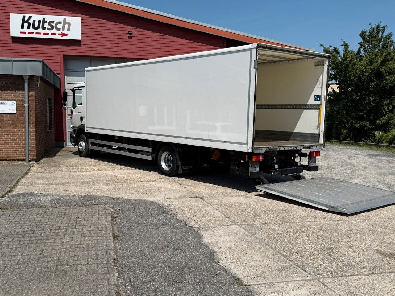 Fahrzeugabbildung MAN TGM 15.290 BL Koffer/Lbw. 8,20m