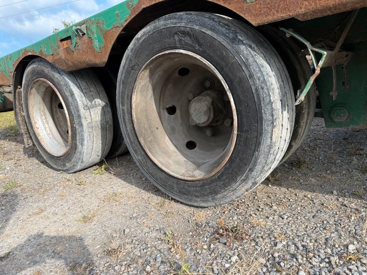 Fahrzeugabbildung Auwärter 2achs Tieflader für Wechselpritschen