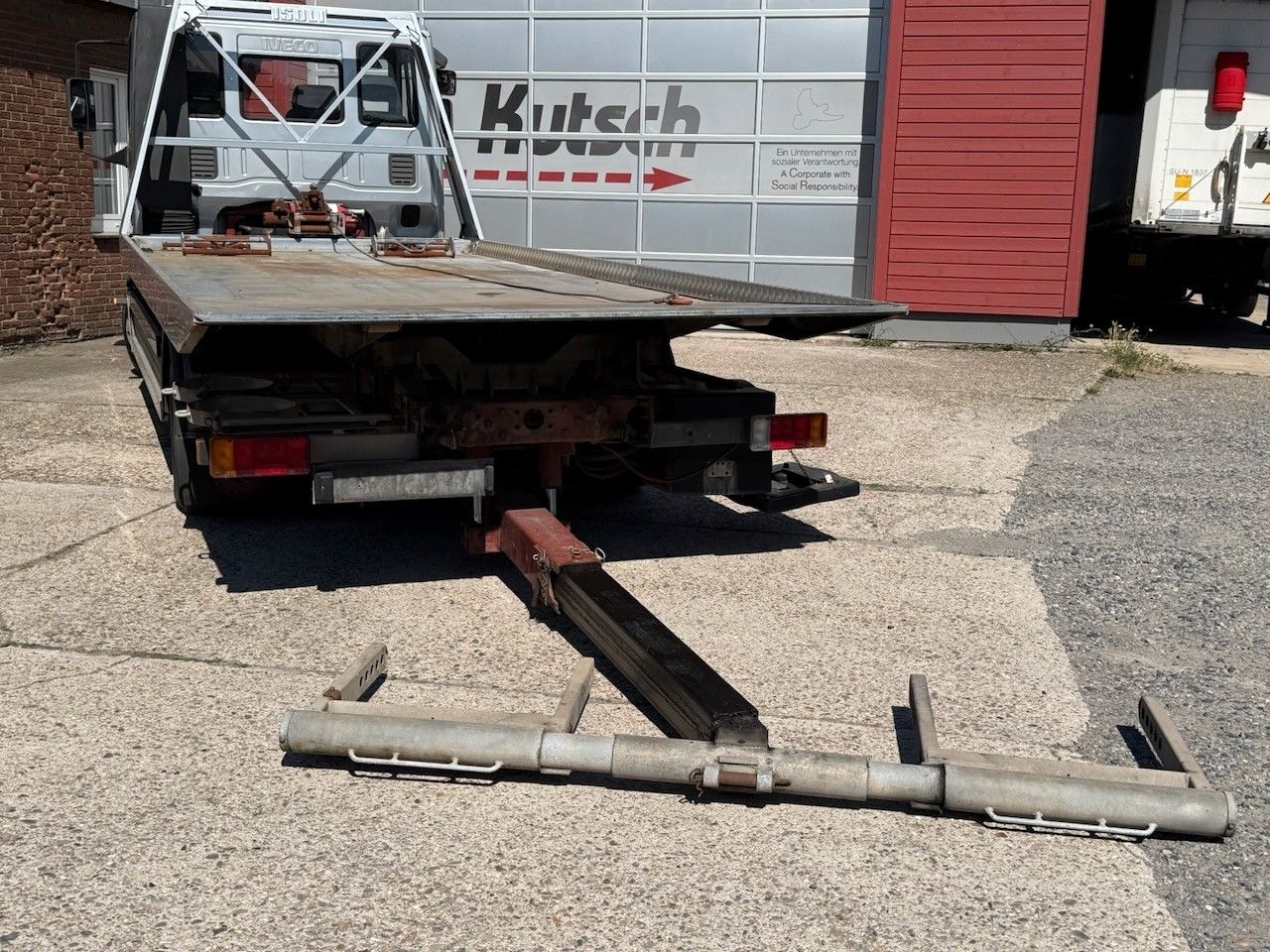 Fahrzeugabbildung Iveco ML 75E 14, Schiebeplateau, Hubbrille