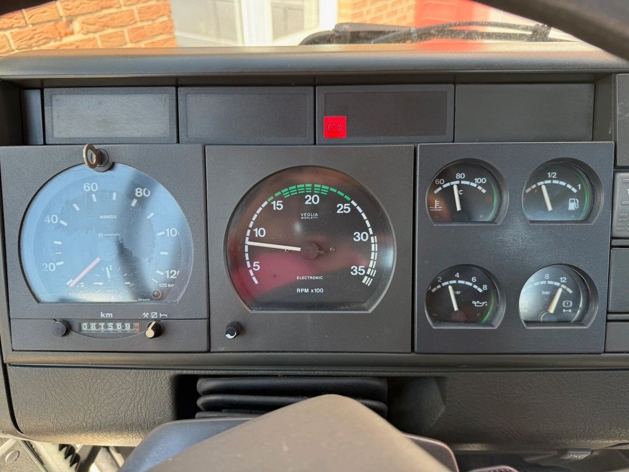 Fahrzeugabbildung Iveco ML 75E 14, Schiebeplateau, Hubbrille
