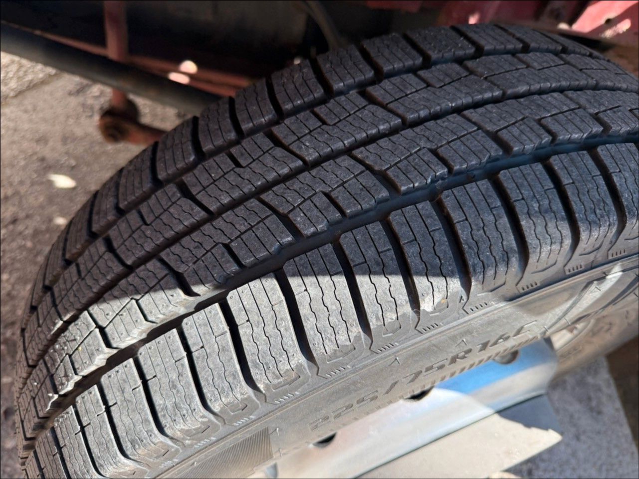 Fahrzeugabbildung Iveco ML 75E 14, Schiebeplateau, Hubbrille