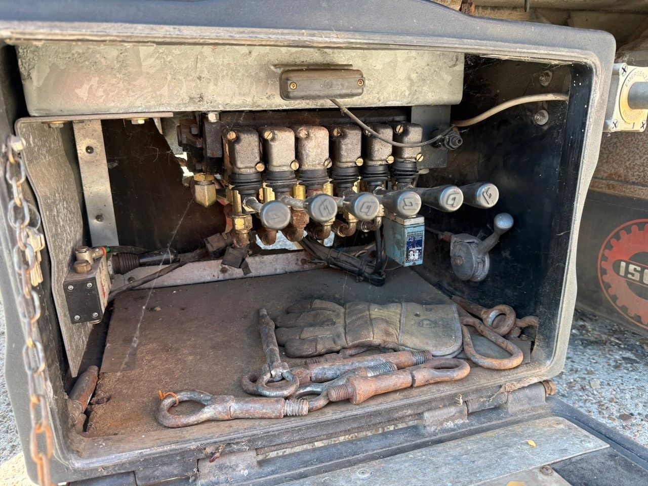 Fahrzeugabbildung Iveco ML 75E 14, Schiebeplateau, Hubbrille