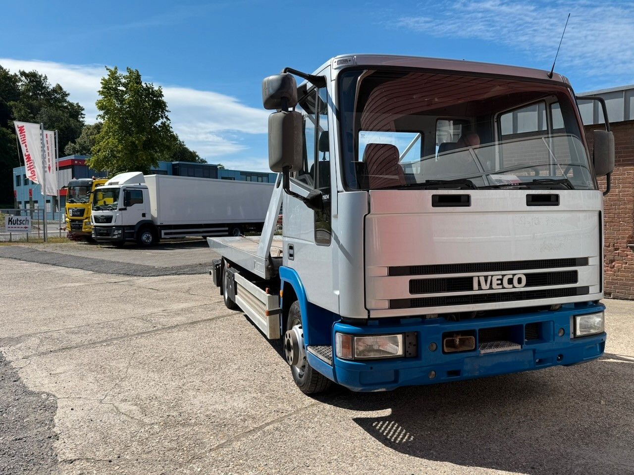 Fahrzeugabbildung Iveco ML 75E 14, Schiebeplateau, Hubbrille
