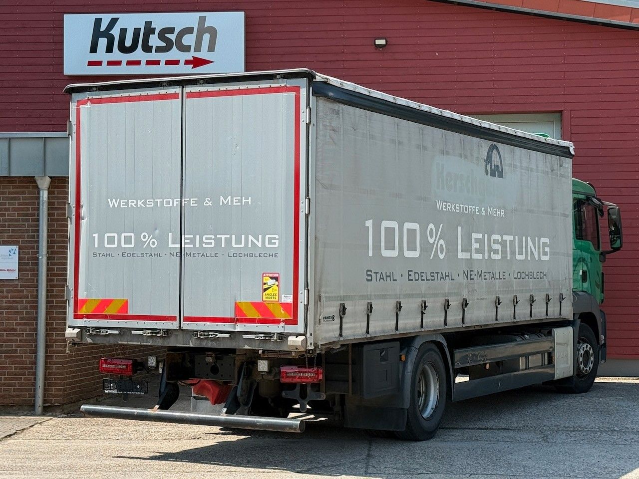 Fahrzeugabbildung MAN TGS 18.320LL Pritsche, Klima, S-Heizung, Liege
