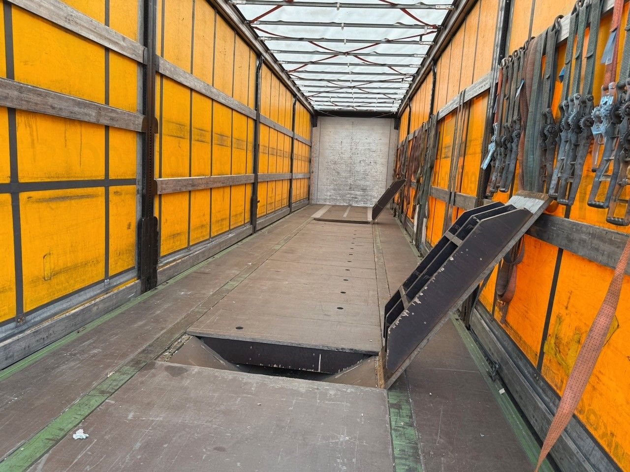 Fahrzeugabbildung Kögel SN 24 Standard und Mega, Coil, Alu, Lift