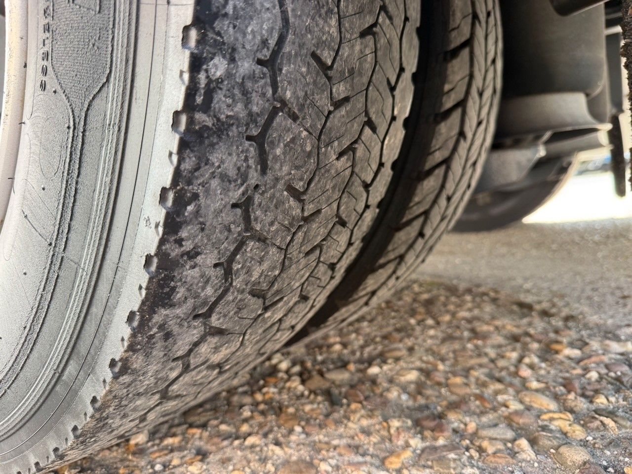 Fahrzeugabbildung Mercedes-Benz 1221L Atego Pritsche offen 179Tkm, EURO 6E, ADR