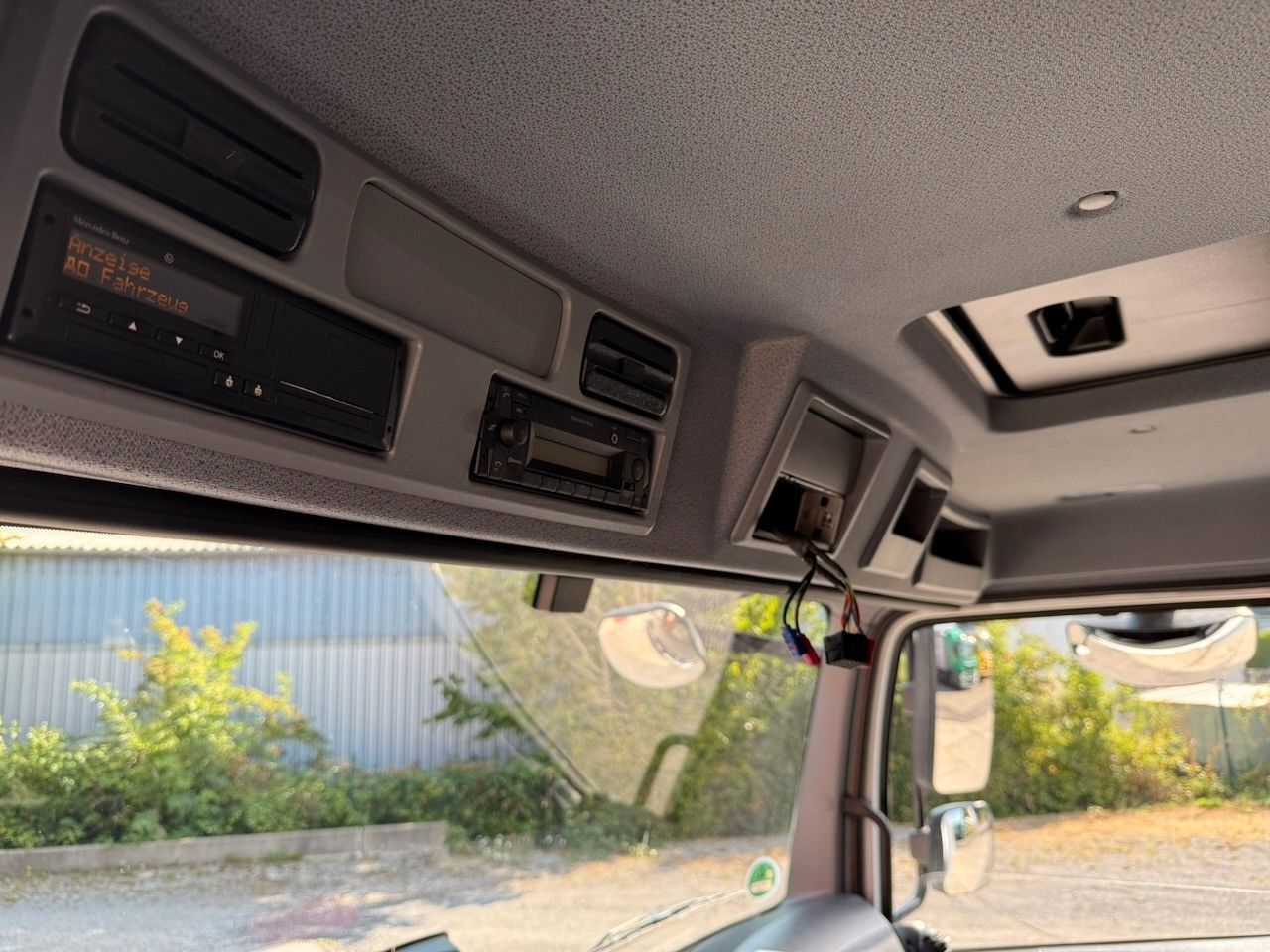 Fahrzeugabbildung Mercedes-Benz 1221L Atego Pritsche offen 179Tkm, EURO 6E, ADR